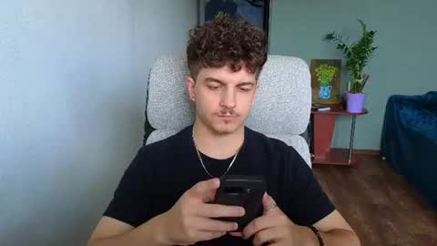 Snapshot of hellish_sugar chatting on July 6, 2026, 12:24 pm Remy online show from July 6, 2026, 12:24 pm