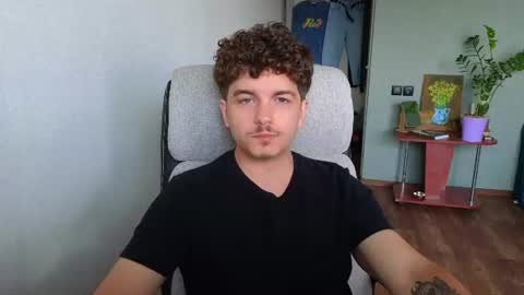 Snapshot of hellish_sugar chatting on July 25, 2026, 6:55 am Remy online show from July 25, 2026, 6:55 am