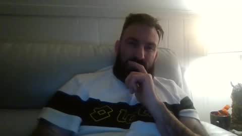 hellobunbunx0 online show from April 17, 2026, 9:29 pm