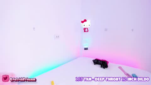 helloiamastrid online show from February 12, 2025, 7:13 pm