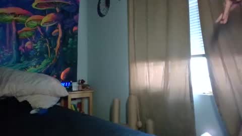 Snapshot of hellok1tty666 chatting on January 17, 2025, 12:10 am Luci online show from January 17, 2025, 12:10 am