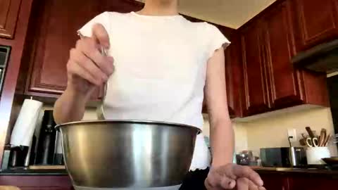 hellokitten123 online show from November 3, 2025, 5:03 pm