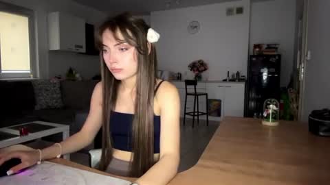 hellyluxury online show from July 17, 2026, 6:13 pm