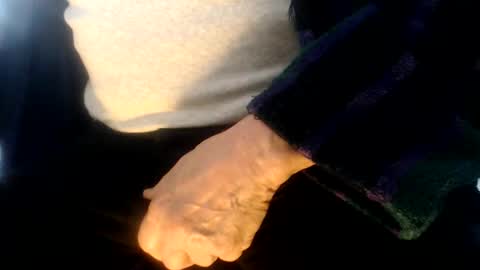Snapshot of helvella chatting on April 2, 2026, 7:28 am Helvell online show from April 2, 2026, 7:28 am