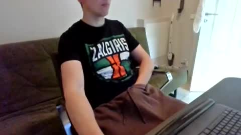 Snapshot of hemligknull chatting on April 7, 2026, 9:32 am Jason Statham online show from April 7, 2026, 9:32 am