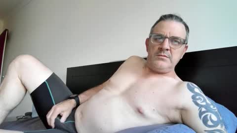 hempie1973 online show from November 30, 2025, 7:45 am