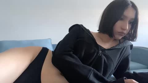 Snapshot of hencamx chatting on September 25, 2025, 9:46 am Eva online show from September 25, 2025, 9:46 am