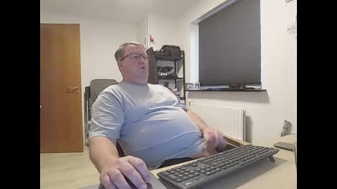 henrikrp1971 online show from December 22, 2025, 1:41 pm