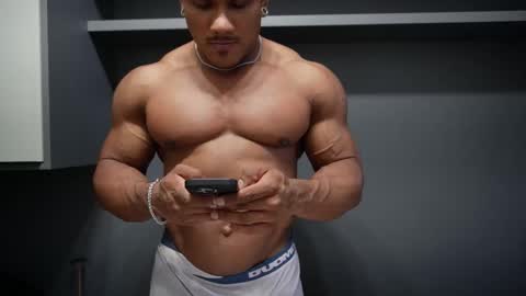 Henri online show from February 10, 2026, 9:30 pm