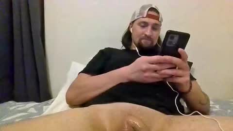 Snapshot of henryjackk chatting on February 17, 2026, 10:01 am HenryJackk online show from February 17, 2026, 10:01 am