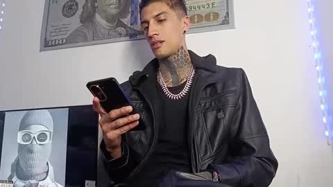 Snapshot of henzzeld420 chatting on March 15, 2026, 12:38 am Henzeld online show from March 15, 2026, 12:38 am