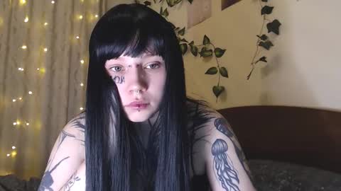 Snapshot of herbal_helpmepls chatting on December 7, 2024, 9:44 pm dirty Diana online show from December 7, 2024, 9:44 pm