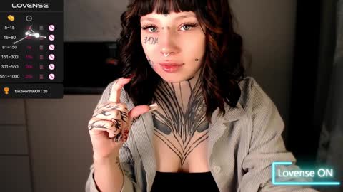 Snapshot of herbal_helpmepls chatting on January 21, 2025, 6:45 pm dirty Diana online show from January 21, 2025, 6:45 pm