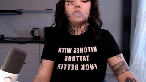 Snapshot of herbal_helpmepls chatting on February 14, 2025, 12:14 pm dirty Diana online show from February 14, 2025, 12:14 pm