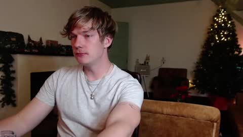 Snapshot of hercules__ chatting on December 26, 2024, 6:52 am Gregblonde Alextattoo online show from December 26, 2024, 6:52 am