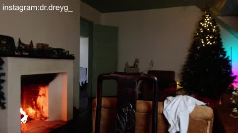 Snapshot of hercules__ chatting on December 26, 2024, 9:55 am Gregblonde Alextattoo online show from December 26, 2024, 9:55 am