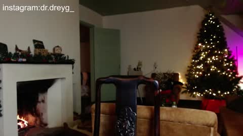 Snapshot of hercules__ chatting on December 27, 2024, 12:34 pm Gregblonde Alextattoo online show from December 27, 2024, 12:34 pm