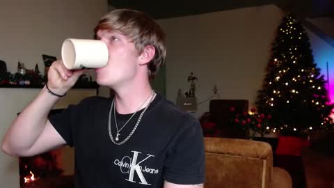 Snapshot of hercules__ chatting on December 28, 2024, 12:13 pm Gregblonde Alextattoo online show from December 28, 2024, 12:13 pm