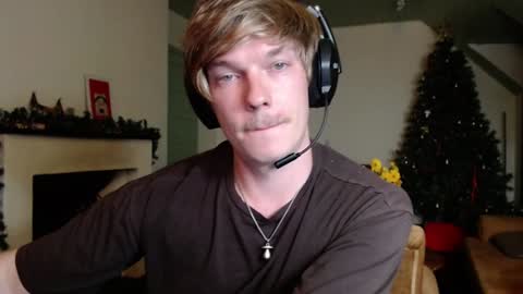 Snapshot of hercules__ chatting on January 7, 2025, 3:44 pm Gregblonde Alextattoo online show from January 7, 2025, 3:44 pm