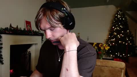 Snapshot of hercules__ chatting on January 8, 2025, 3:28 pm Gregblonde Alextattoo online show from January 8, 2025, 3:28 pm