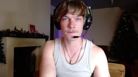 Snapshot of hercules__ chatting on January 11, 2025, 11:45 am Gregblonde Alextattoo online show from January 11, 2025, 11:45 am