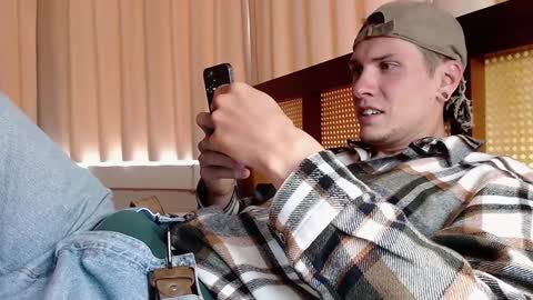 Snapshot of hercules__ chatting on January 13, 2025, 12:19 am Gregblonde Alextattoo online show from January 13, 2025, 12:19 am