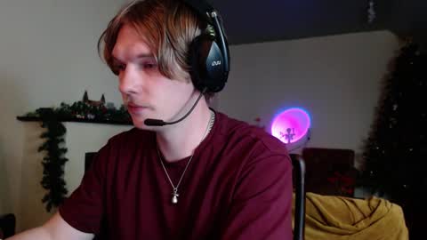 Snapshot of hercules__ chatting on January 27, 2025, 2:46 pm Gregblonde Alextattoo online show from January 27, 2025, 2:46 pm