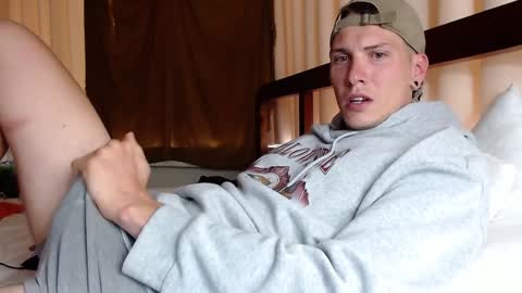 Snapshot of hercules__ chatting on February 7, 2025, 12:20 am Gregblonde Alextattoo online show from February 7, 2025, 12:20 am