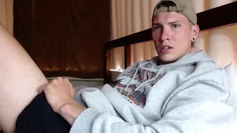 Snapshot of hercules__ chatting on February 10, 2025, 12:30 am Gregblonde Alextattoo online show from February 10, 2025, 12:30 am