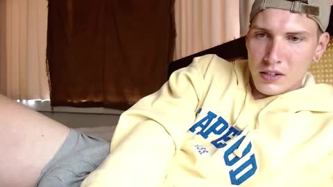 Snapshot of hercules__ chatting on February 15, 2025, 1:21 am Gregblonde Alextattoo online show from February 15, 2025, 1:21 am