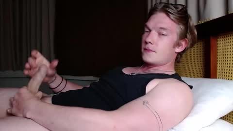 Snapshot of hercules__ chatting on February 15, 2025, 3:50 pm Gregblonde Alextattoo online show from February 15, 2025, 3:50 pm