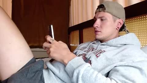 Snapshot of hercules__ chatting on February 19, 2025, 12:46 am Gregblonde Alextattoo online show from February 19, 2025, 12:46 am