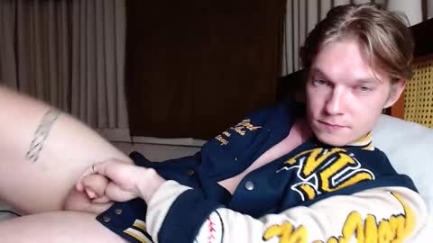 Snapshot of hercules__ chatting on February 20, 2025, 4:03 pm Gregblonde Alextattoo online show from February 20, 2025, 4:03 pm