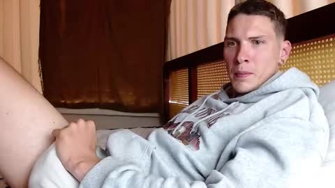 Snapshot of hercules__ chatting on February 21, 2025, 1:00 am Gregblonde Alextattoo online show from February 21, 2025, 1:00 am