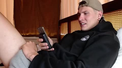 Snapshot of hercules__ chatting on February 22, 2025, 1:00 am Gregblonde Alextattoo online show from February 22, 2025, 1:00 am