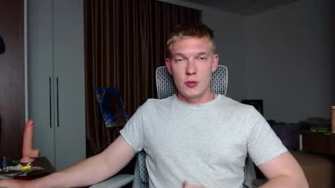 Snapshot of hercules__ chatting on September 10, 2025, 11:54 am Gregblonde Alextattoo online show from September 10, 2025, 11:54 am