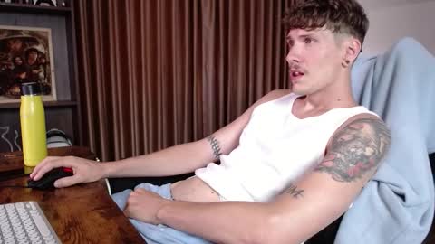 Snapshot of hercules__ chatting on September 26, 2025, 1:31 am Gregblonde Alextattoo online show from September 26, 2025, 1:31 am