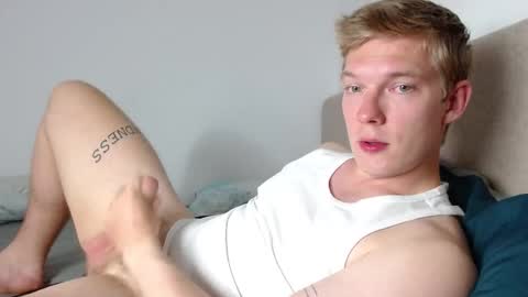 Snapshot of hercules__ chatting on November 1, 2025, 6:15 am Gregblonde Alextattoo online show from November 1, 2025, 6:15 am