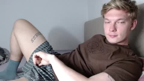 Snapshot of hercules__ chatting on May 17, 2026, 3:52 pm Gregblonde Alextattoo online show from May 17, 2026, 3:52 pm