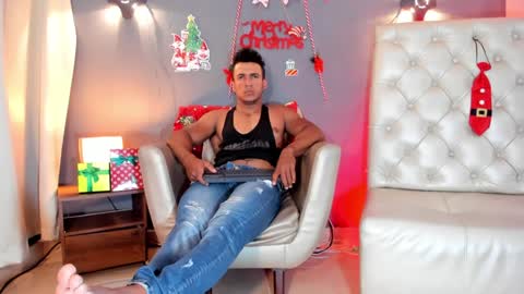 Snapshot of herculeswheeler chatting on December 9, 2024, 6:25 pm Hercules online show from December 9, 2024, 6:25 pm