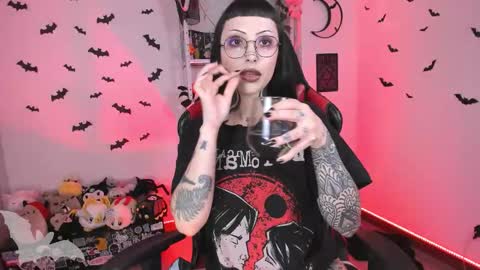  Marie  online show from November 22, 2025, 5:28 am