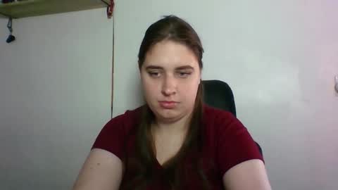 hess_luna_ online show from October 15, 2025, 9:09 am