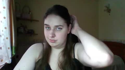 hess_luna_ online show from February 6, 2026, 9:56 am