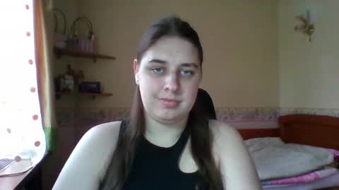 hess_luna_ online show from April 1, 2026, 9:10 am