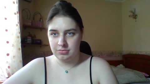 hess_luna_ online show from May 14, 2026, 9:05 am