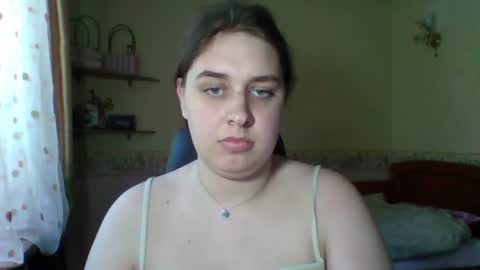 hess_luna_ online show from July 10, 2026, 9:01 am