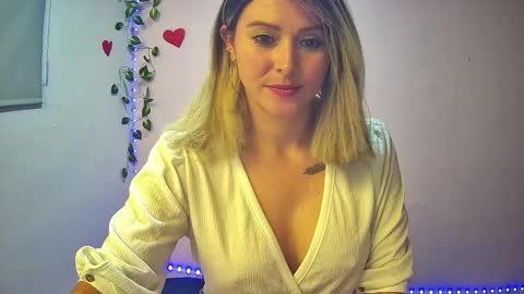 Snapshot of hestesiaxx chatting on December 23, 2024, 1:29 am Hestesiaxx online show from December 23, 2024, 1:29 am