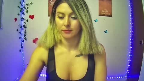 Snapshot of hestesiaxx chatting on February 25, 2025, 1:41 am Hestesiaxx online show from February 25, 2025, 1:41 am