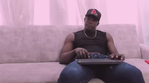 heteros men online show from March 24, 2026, 2:44 pm