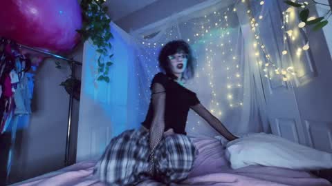 salem online show from December 1, 2025, 3:00 am